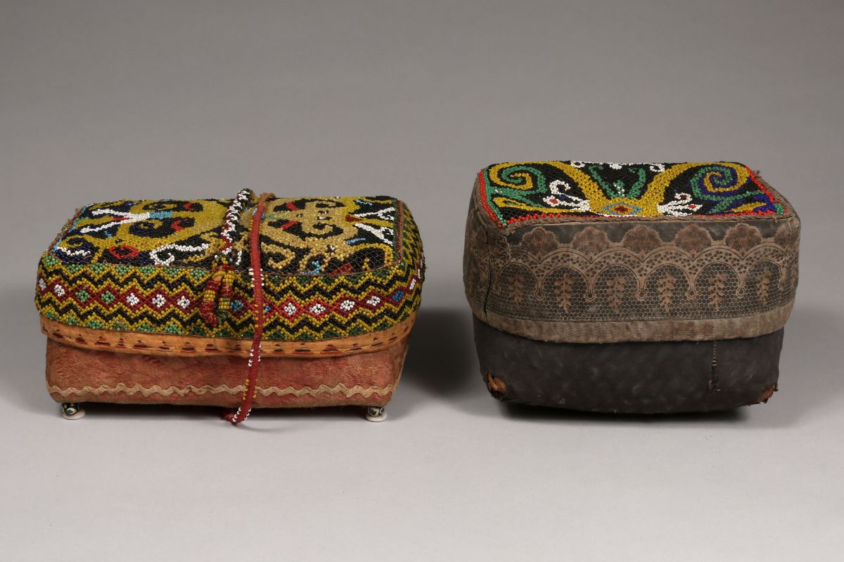 <?php echo Pair of  Dayak Woman's Boxes?>