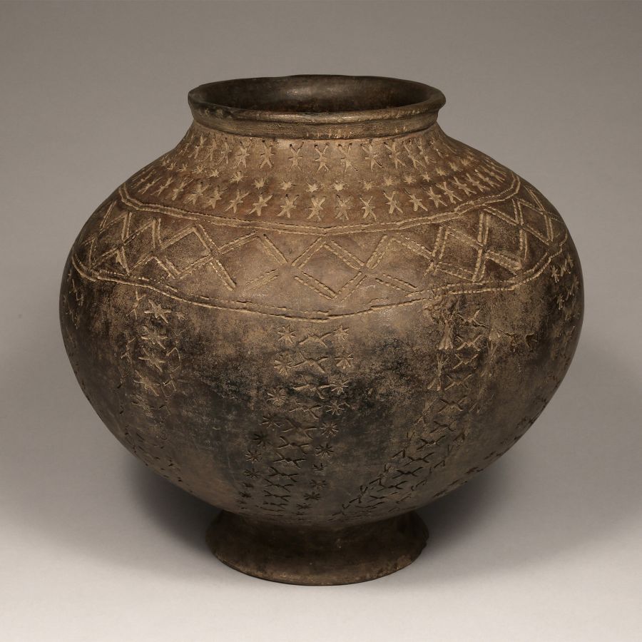 <?php echo Incised Design Kalinga Jar?>