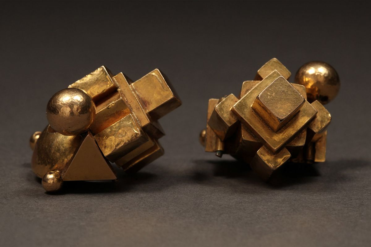 <?php echo Gold Geometric Earrings?>