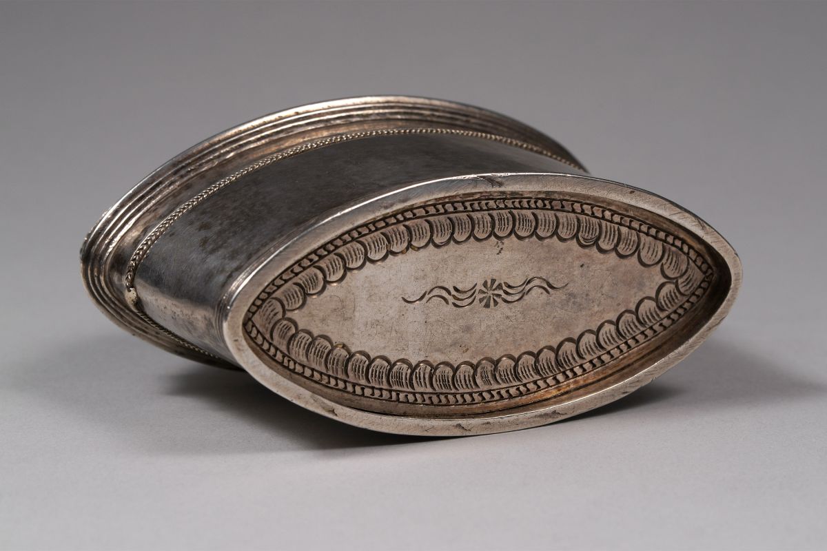 <?php echo Silver Lime Box?>