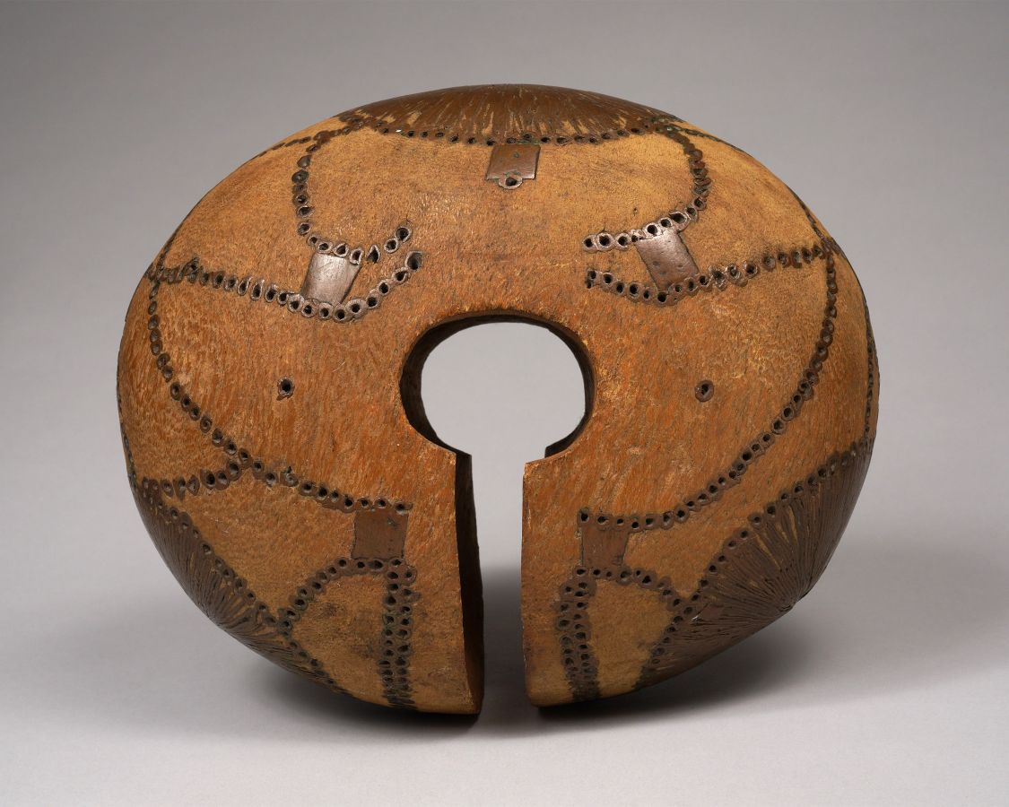 <?php echo Royal Archer's Armband?>