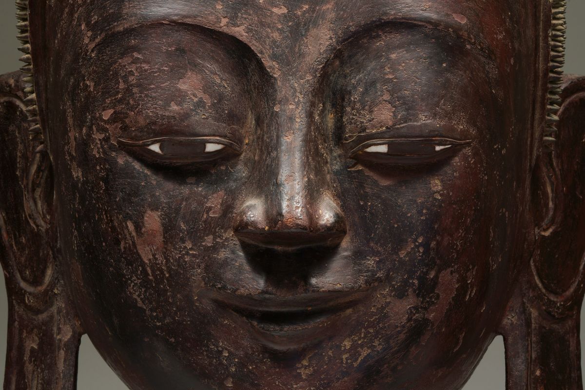 <?php echo Large Head of Buddha?>