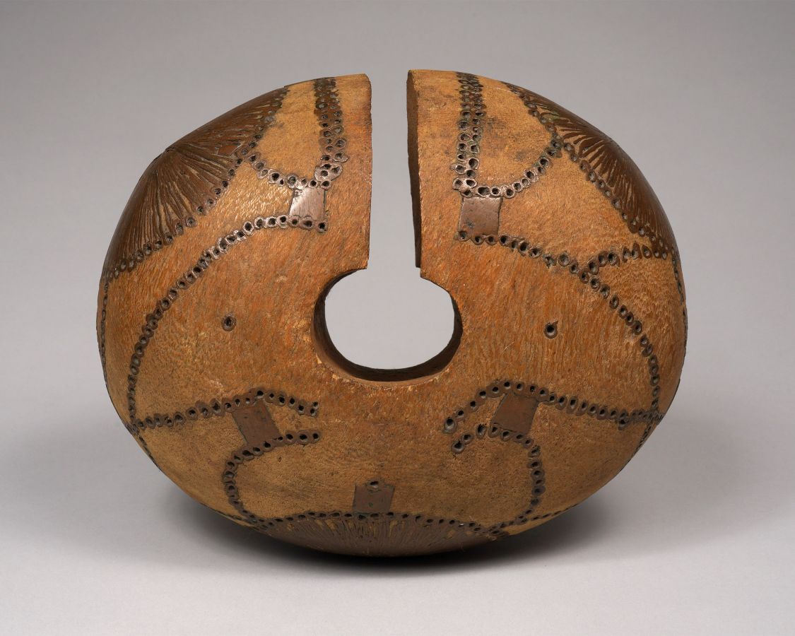 <?php echo Royal Archer's Armband?>