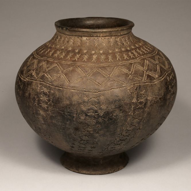 Incised Design Kalinga Jar