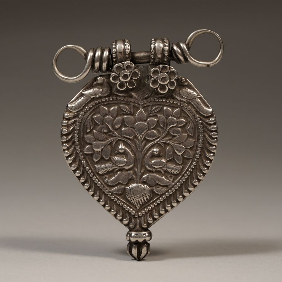 <?php echo Heart-shaped Amulet, India?>