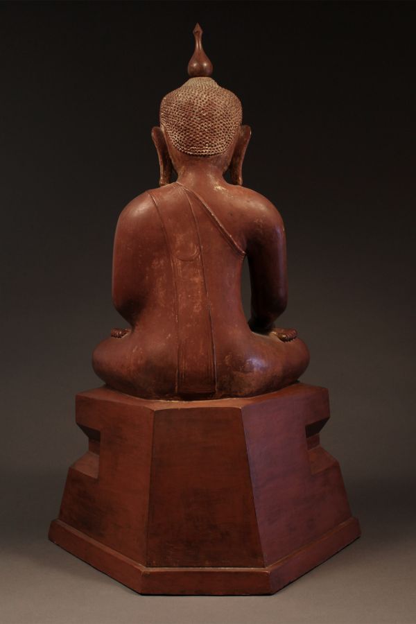 <?php echo Large Seated Buddha?>