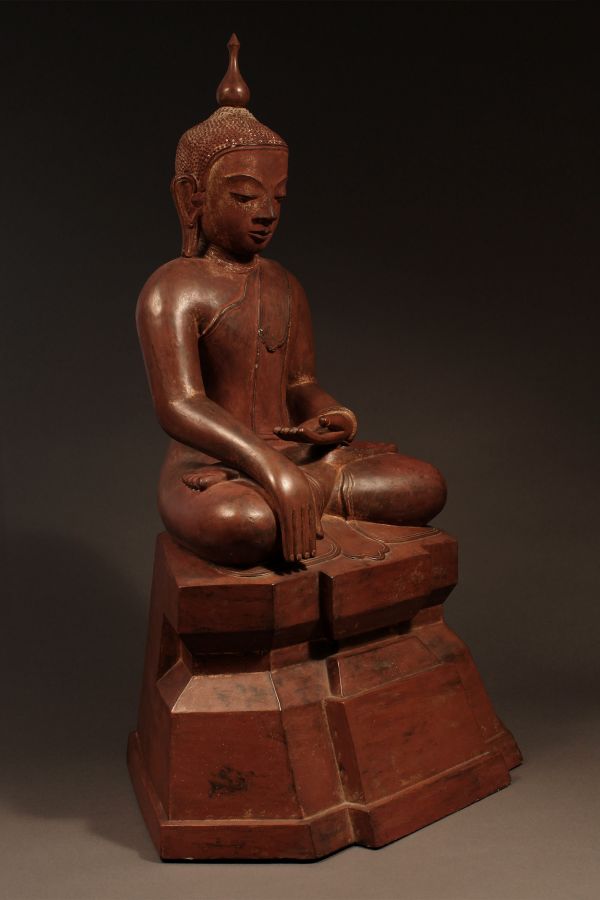 <?php echo Large Seated Buddha?>